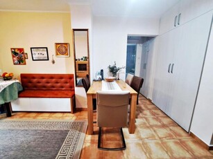 Apartament 2 camere, decomandat, zona Doina, Decebal,Oradea