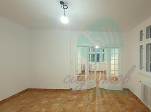 Apartament 4 camere potrivit pentru investitie, Piata Romana