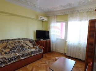 Apartament cu 3 camere de vanzare