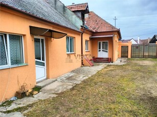 Casa spatioasa cu teren, de vanzare in Halchiu, Brasov