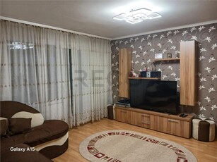 RECO Apartament cu 4 camere, decomandat, de vanzare, zona Nufarul