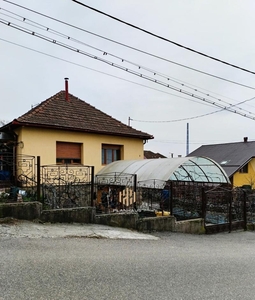 Casa individuala de vanzare, zona Minerilor!