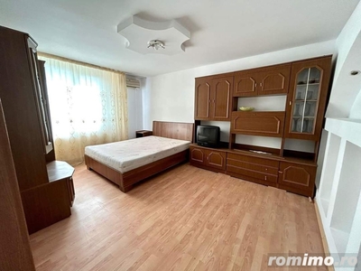 De vanzare 3 camere 72mp , 55000 euro