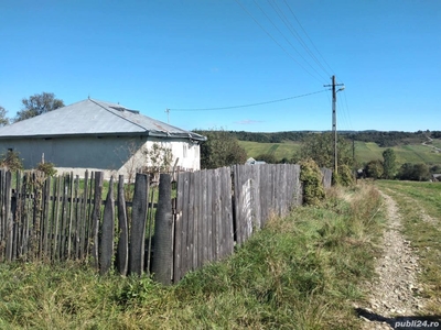 Vând loc casa com.Strugari,Jud.Bacau