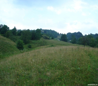 Vand teren zona de munte