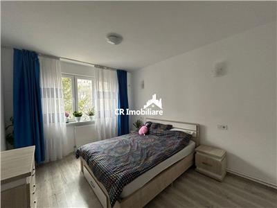 VANZARE APARTAMENT 4 CAMERE GORJULUI