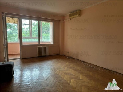 Apartament 2 camere de vanzare in zona Pajura