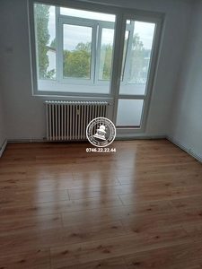 Apartament 3 camere de vanzare Podu Ros