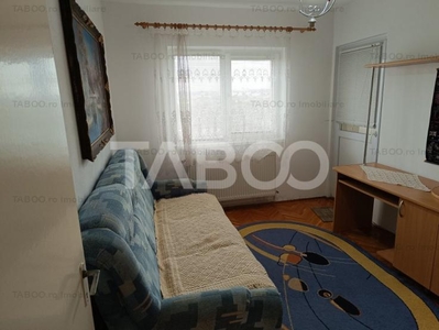 Apartament 60 mpu 3 camere 2 balcoane etajul 4 Sibiu zona Strand