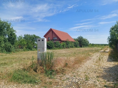 Gulia, teren 930 mp, cu utilități, la 8 m de pădure