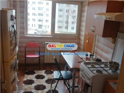 Vanzare apartament 3 camere,etaj 2 din 8 Zona Auchan