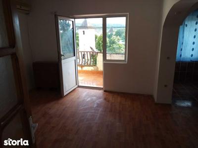 Vand Apartament 2 camere Ultracentral Decomandat