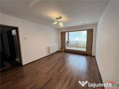 Apartament 3 camere, etaj 1, zona Ultracentrala (Ceasul Rau)