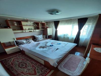 Apartament 2 camere + mansarda locuibila, zona Liceul Sportiv