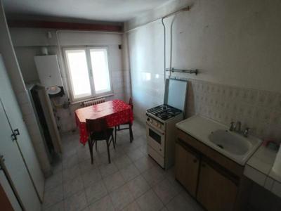 Apartament 4 camere 97 mp bloc caramida izolat