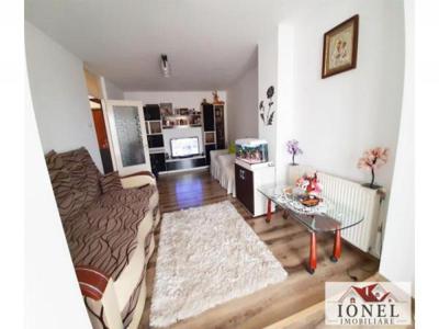 Vanzare apartament trei camere decomandat Alba Iulia, Cetate
