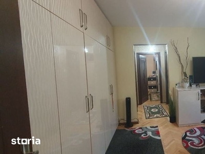 Apartament de inchiriat, 3 camere, Nedecomandat, tip, Rogerius, Oradea