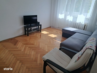 De închiriat apartament cu o cameră și curte interioară