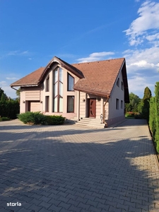 Vanzare - Casa P+M, 228 mp utili, teren 1125 mp, finisata lux, mobilat