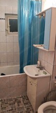 apartament 2 camere , etaj 1 , zona Maxi Farma