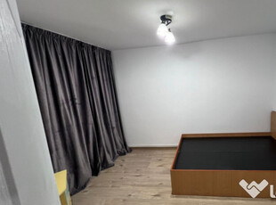 Apartament cu 3 Camere, 2 Băi și 2 Balcoane, etaj intermed