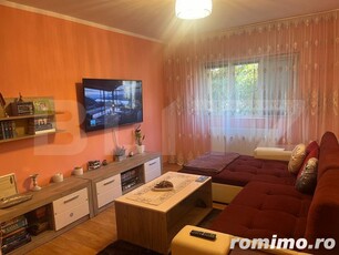 Apartament cu 3 camere, 56 mp, decomandat, zona Aradului