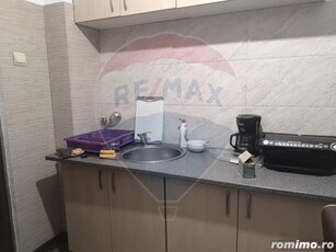 Apartament cu 3 camere de închiriat în zona Ultracentrala