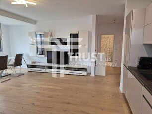 Apartament cu 3 camere | Zona Soarelui | Centrala Proprie