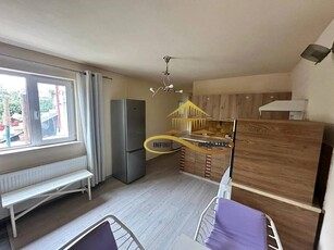 Apartament de închiriat cu terasă!