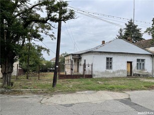 Casa de vânzare in Calafat ( zona centrală )