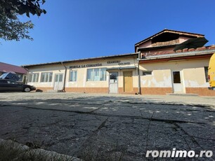 Casa de Vânzare plus Spatii comerciale, total 785 mp, Zona Jovial în Motru