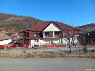 Casa de vanzare,cu 3 nivele,cartier Hula Veche,Loc.Medias,Jud.Sibiu.