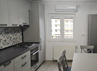 Inchiriez apartament 2 camere decomandat in Deva, zona Ulpia (Bld. Decebal), mobilat, utilat