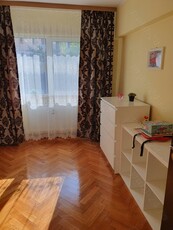 Închiriez apartament 3 camere Lacul Tei