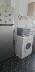 Închiriez apartament 3 camere semidecomandat Micro 19(capăt tramvai)