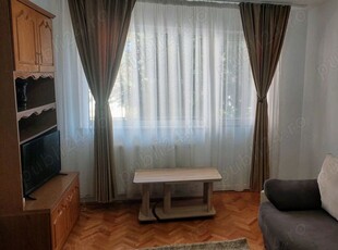 Inchiriez apartament cu 2 camere,zona Budai