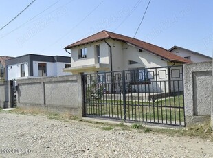 Razboieni - Turcesti - casa de familie cu 3 dormitoare si teren 503 mp!