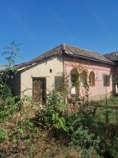 Vind casa batrineasca comuna babiciu