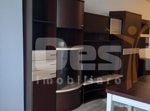 Apartament 2 camere DECOMANDAT