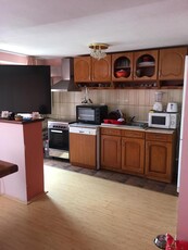 Apartament la vila cu curte si loc de parcare