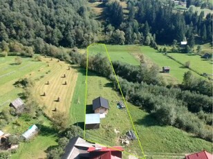 Cabanuta la rosu si teren 1743 mp in Bucovina