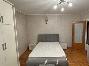 Inchiriere Apartament 4 camere decomandat - Unirii , Bucuresti