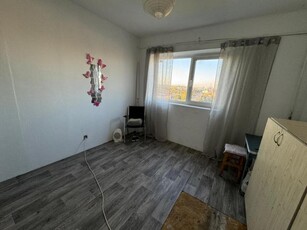 Vanzare Apartament 4 Camere Confort 1 Decomandat, Etaj 9/9 B-dul Bucuresti