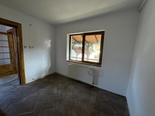 Vanzare Casa 3 Camere - Zona Ana Ipatescu, Langa Penitenciar