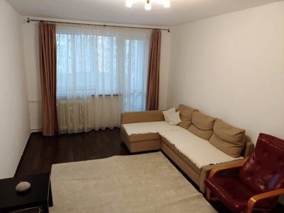 Apartament 3 camere Dristor, 2 minute metrou Apartament de 3 camere cu 2 ba