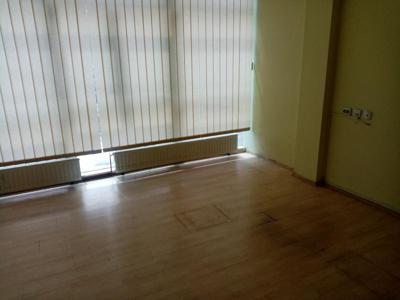 Spatiu pentru Biruri la pret de apartament Targoviste Micro 4