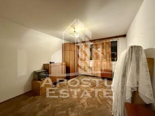 Apartament 2 camere decomandat, etaj 3, lift, zona Olimpia Stadion