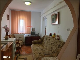 Apartament 2 camere, et 3, Oras Marasesti, zona Garii