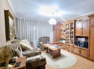 Apartament 2 camere, etaj intermediar, centrala proprie, zona Lipovei