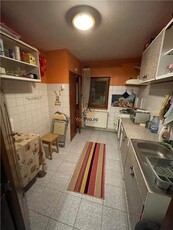 Apartament 2 camere semidecomandat etaj 3 zona Soarelui